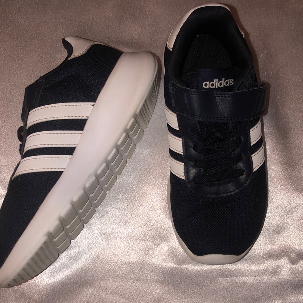 13-Pieces BUNDLED
Shoes & Boots Sale (New & Used)